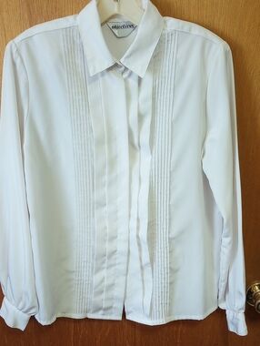 Objectives Classic Modest Neutral Cream Polyester Blouse, Medium?
